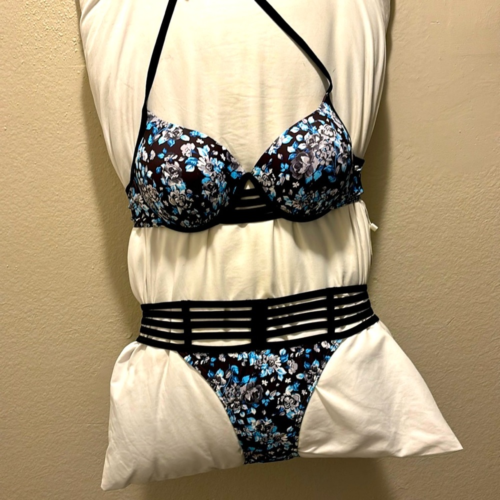 Strappy high waisted bikini